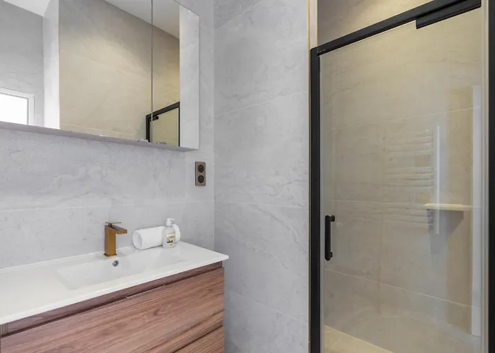 Chic For 2 Near Bastille Paris