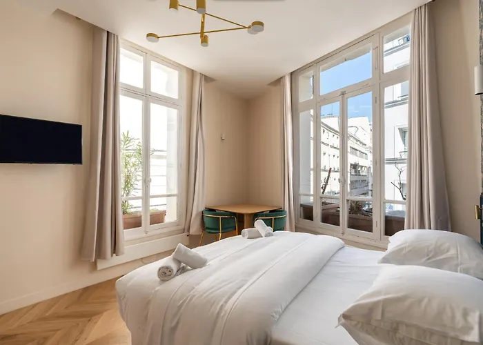 Chic For 2 Near Bastille Apartment